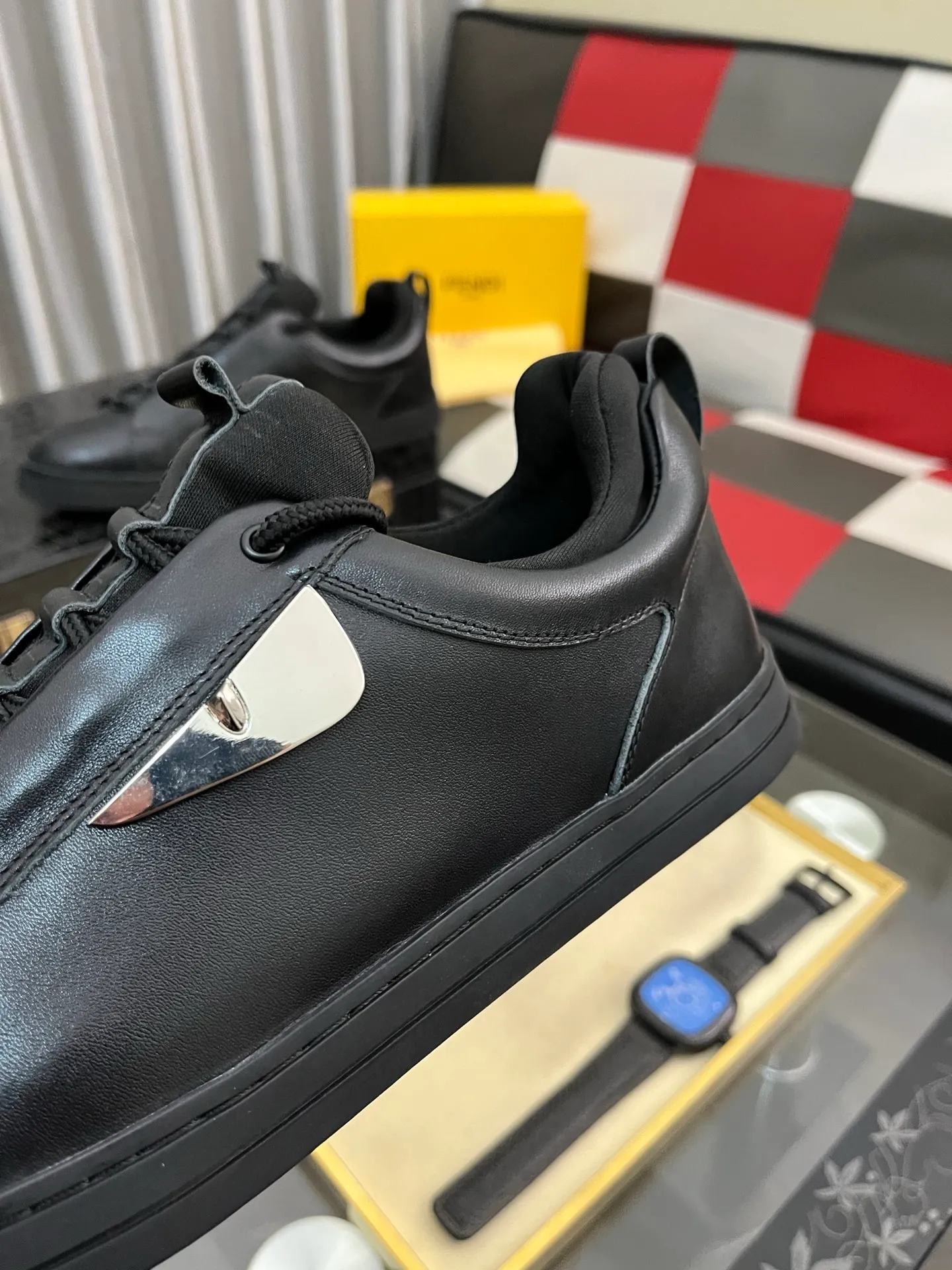 Men's Men's Shoes 💰: 420⌚️⌚️[Fendi] Fendi's latest high-top casual shoes for men! Available at counters simultaneously! A one-to-one replica of the original. The surface is made of imported high-tech waterproof mesh, the interior is made of first-layer water-dyed cowhide, and the original factory-supplied rubber outsole is used. Leading new fashion concepts. Matching code: 38-442️⃣Colors available